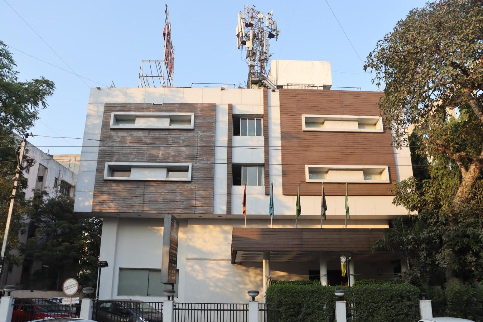 Hotel Raviraj, Chhatrapati Sambhaji Nagar 奥兰加巴德 外观 照片
